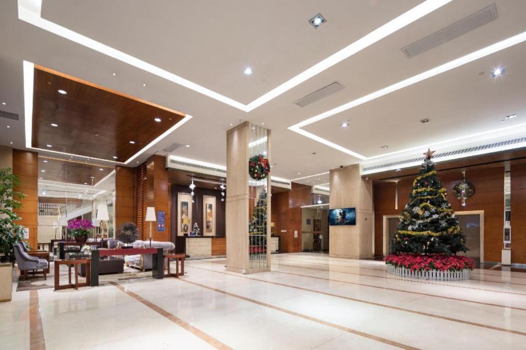 Leisure Hotel Dongguan  Buitenkant foto
